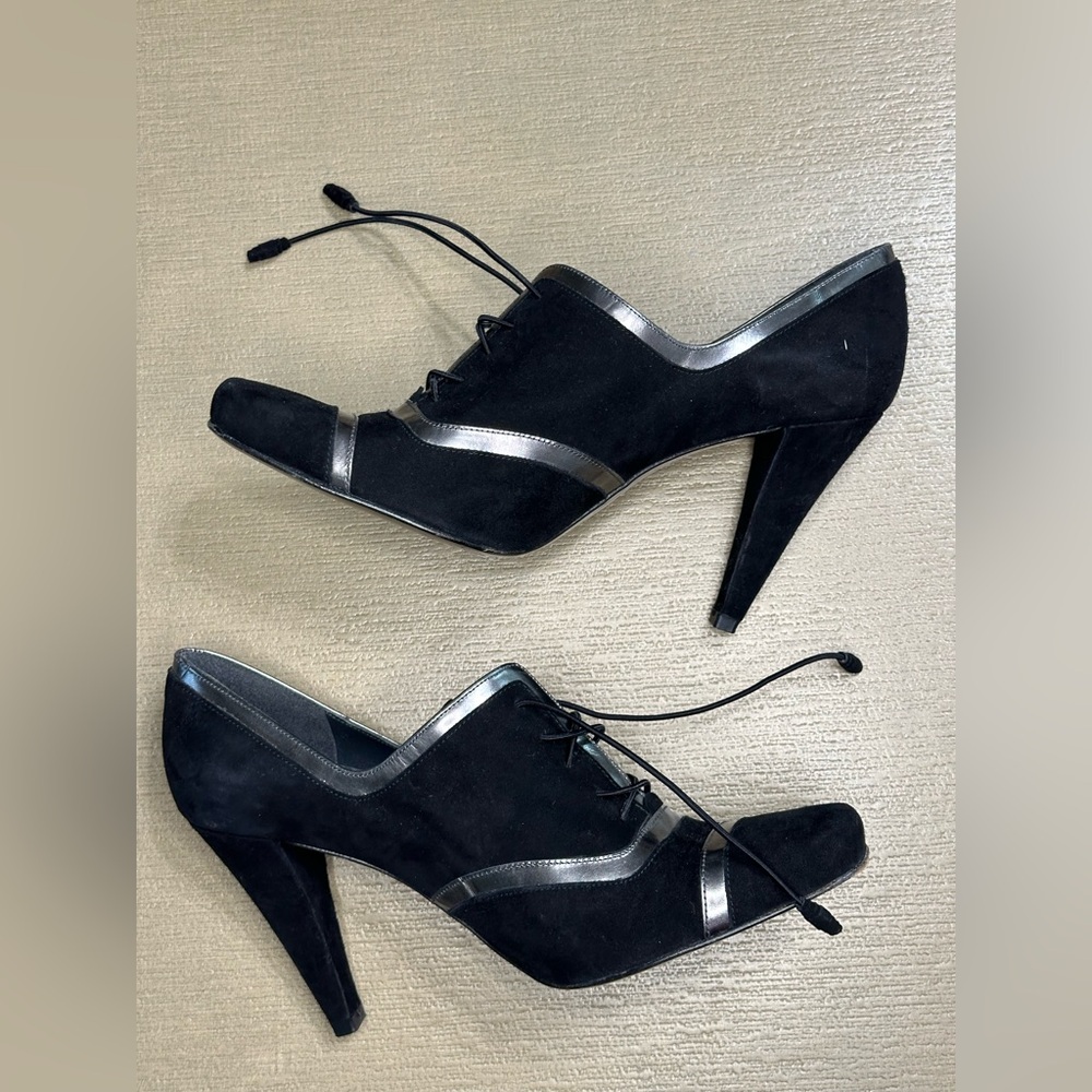 Stuart Weitzman Oxford Heels